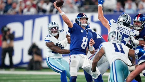 New York Giants quarterback Daniel Jones (8) had trouble against the Giants on Sunday night, September 10, 2023.